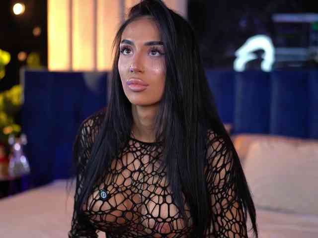 KimNaty webcam