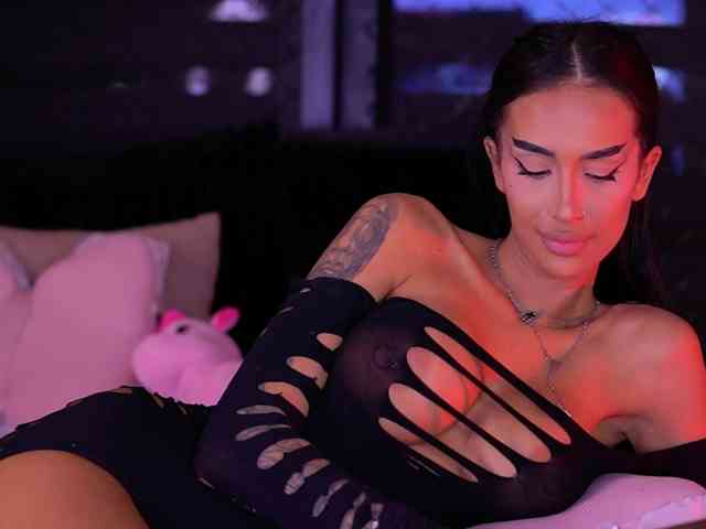KimNaty webcam