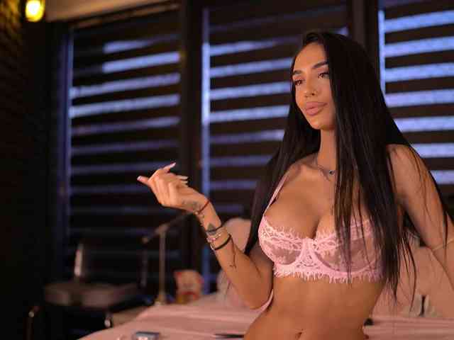 KimNaty webcam