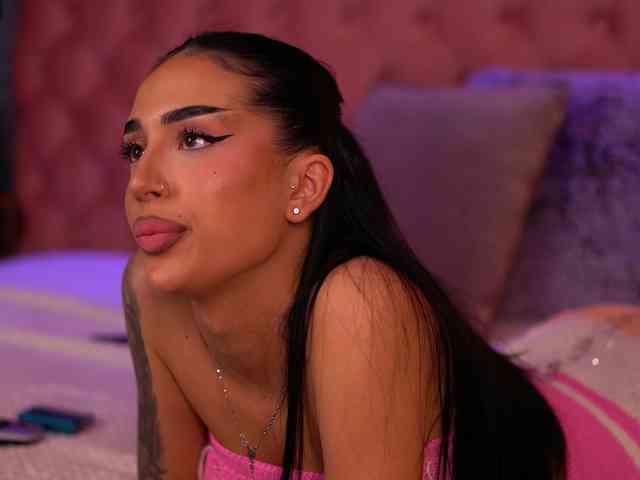 KimNaty webcam