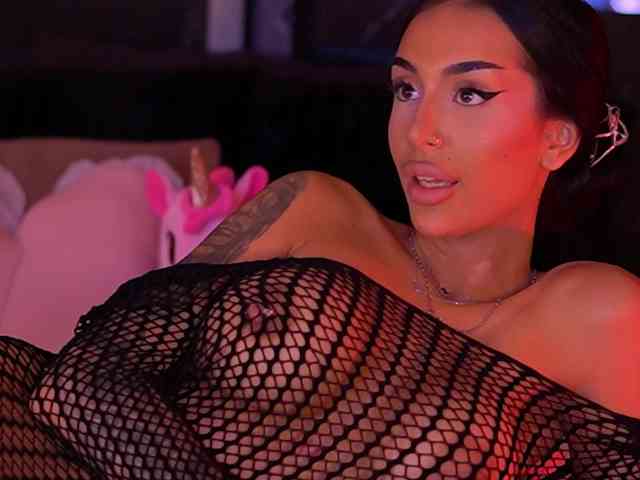 KimNaty webcam