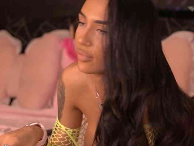 KimNaty webcam