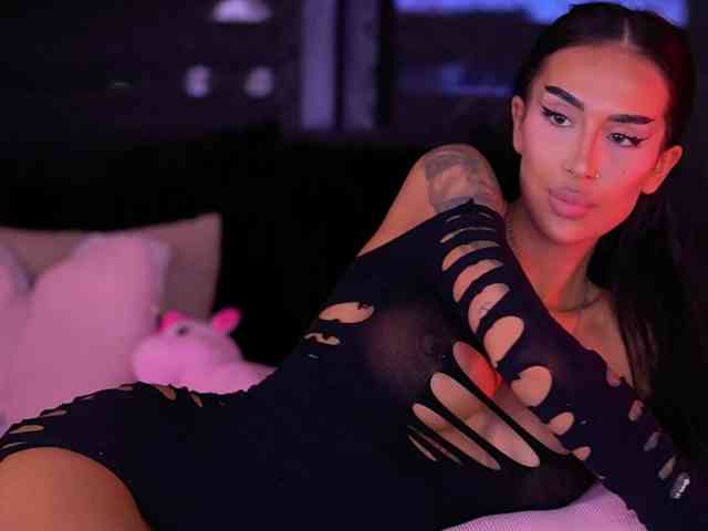 KimNaty webcam
