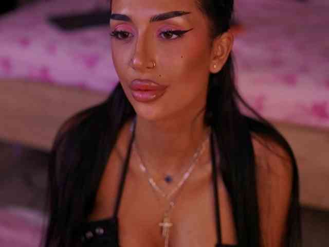 KimNaty webcam
