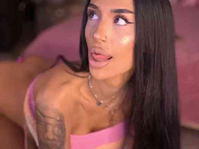 KimNaty webcam