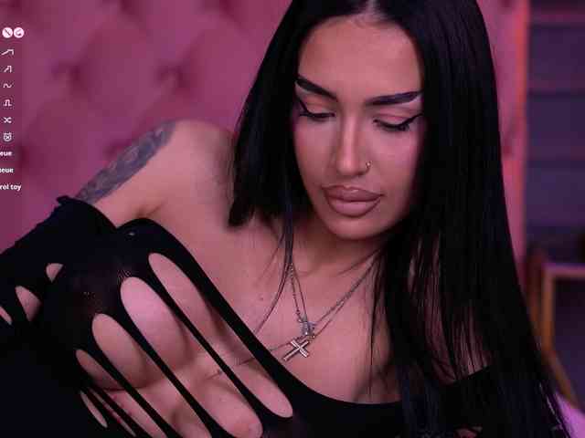 KimNaty webcam