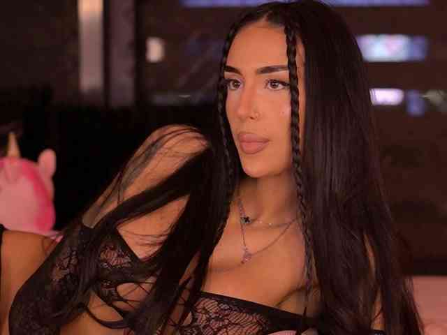 KimNaty webcam