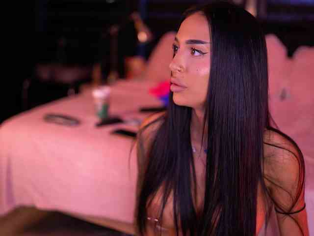 KimNaty webcam