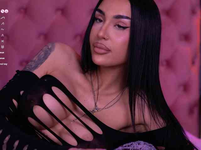 KimNaty webcam