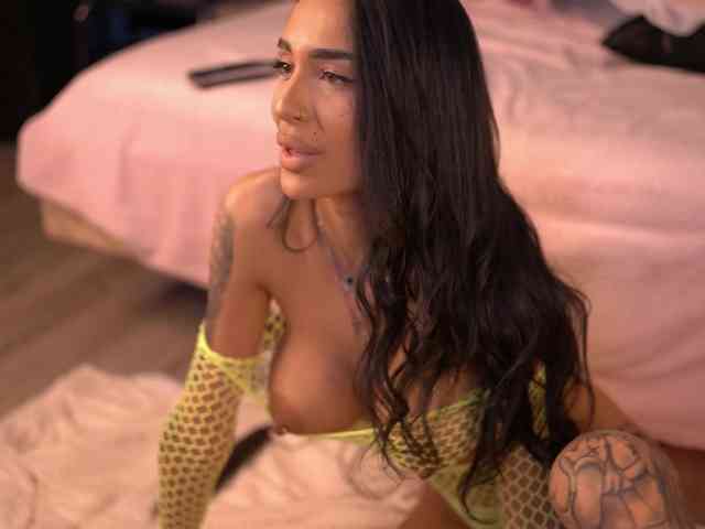 KimNaty webcam
