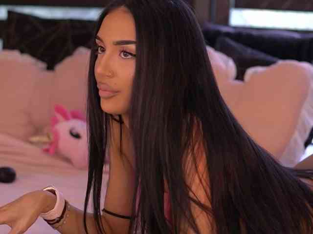 KimNaty webcam