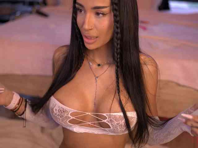 KimNaty webcam
