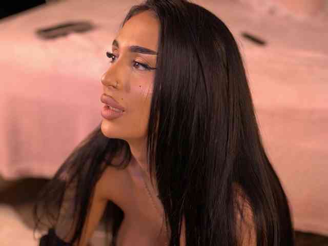 KimNaty webcam