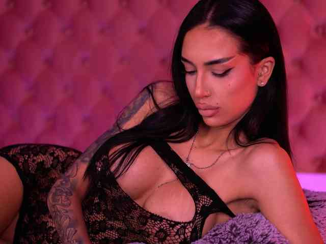 KimNaty webcam