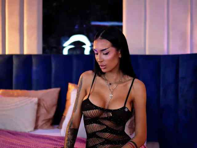 KimNaty webcam