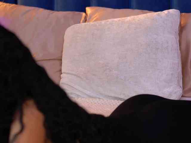 KimNaty webcam