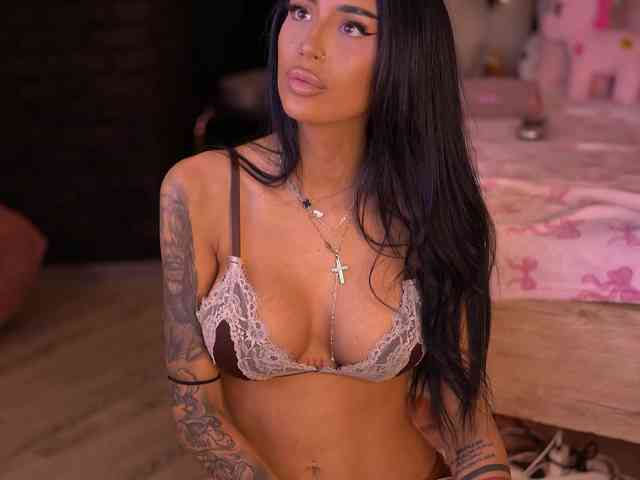 KimNaty webcam