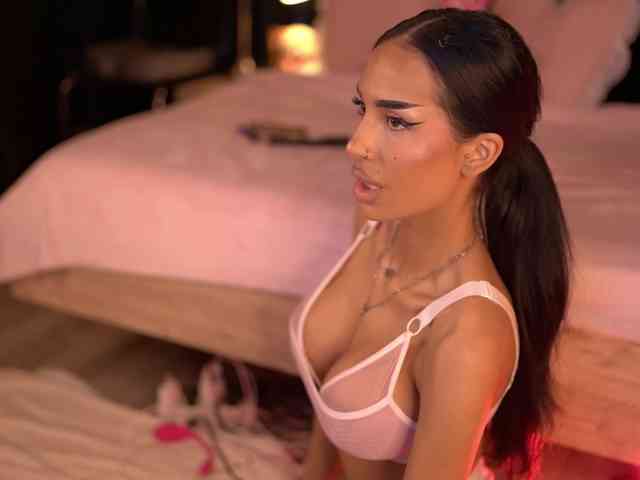 KimNaty webcam