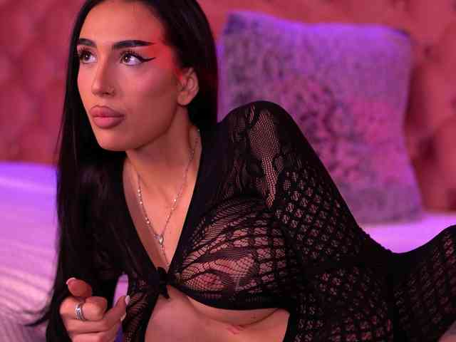 KimNaty webcam