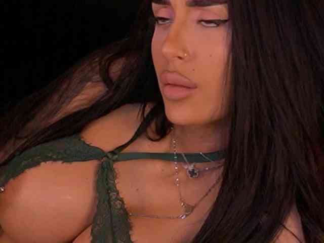 KimNaty webcam