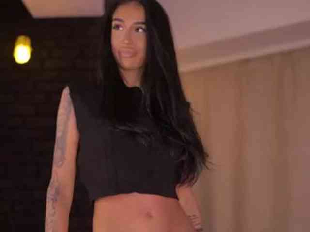 KimNaty webcam