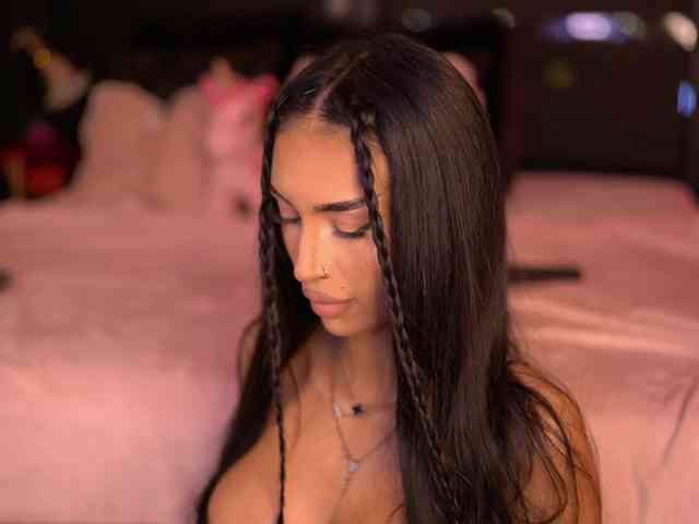 KimNaty webcam