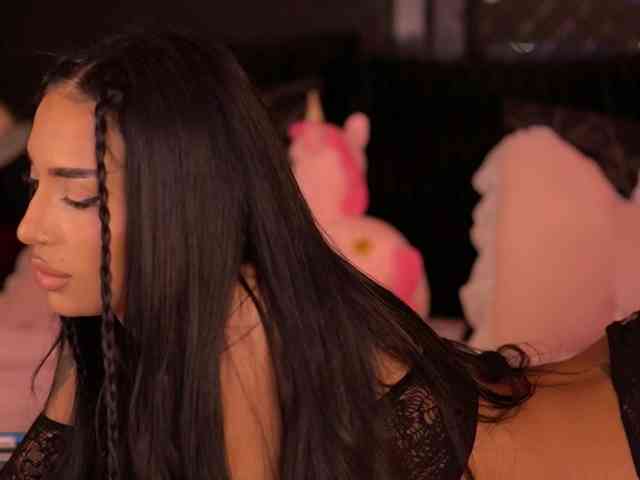 KimNaty webcam