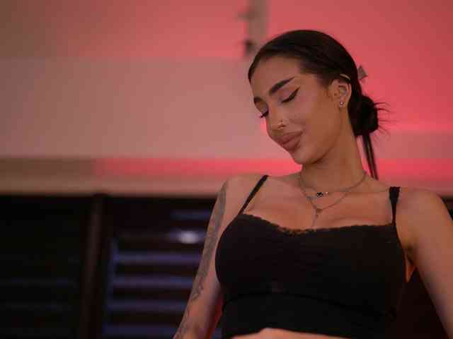 KimNaty webcam