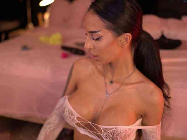 KimNaty webcam