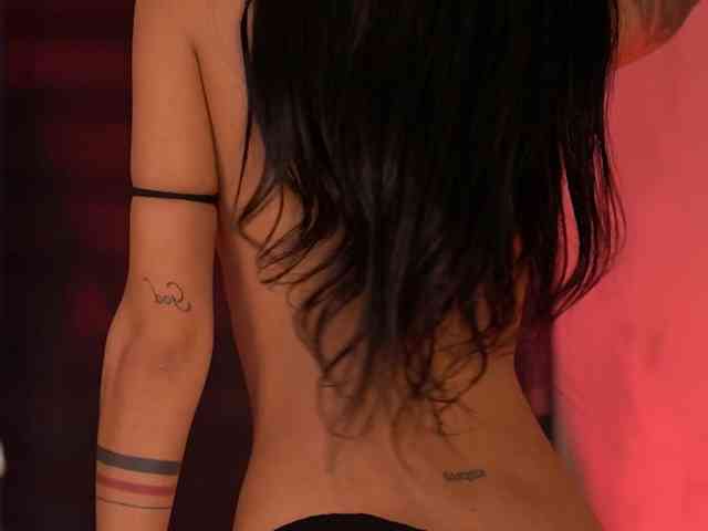 KimNaty webcam