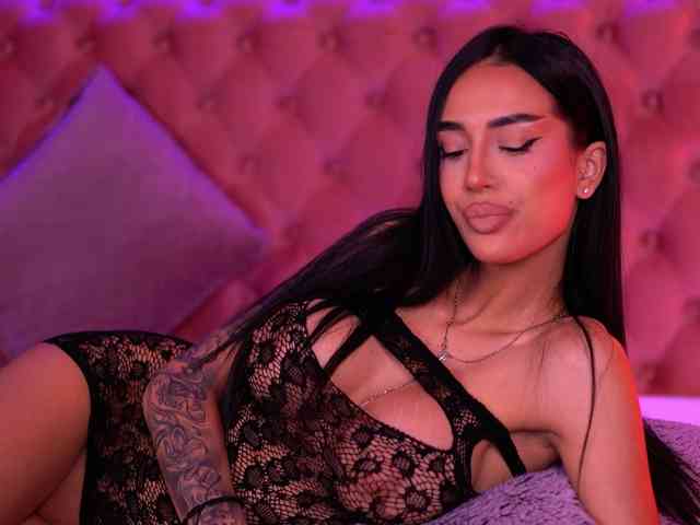 KimNaty webcam