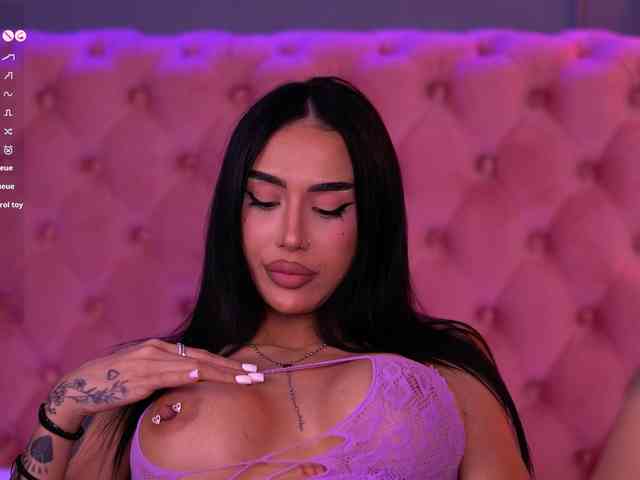 KimNaty webcam
