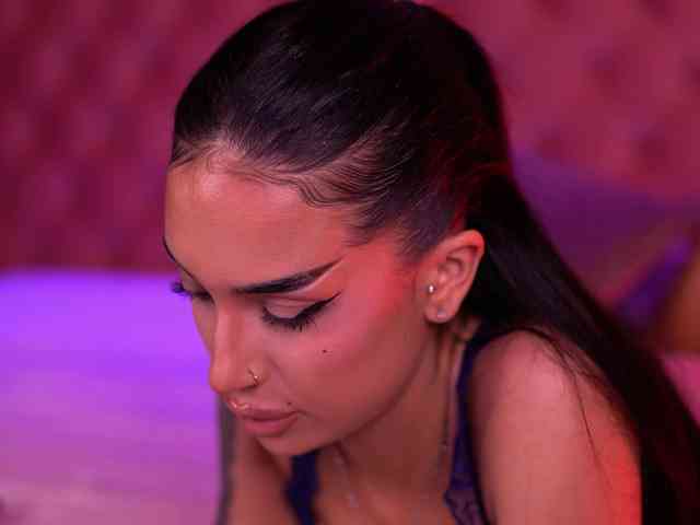 KimNaty webcam