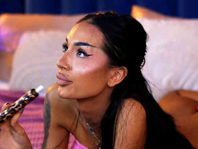 KimNaty webcam