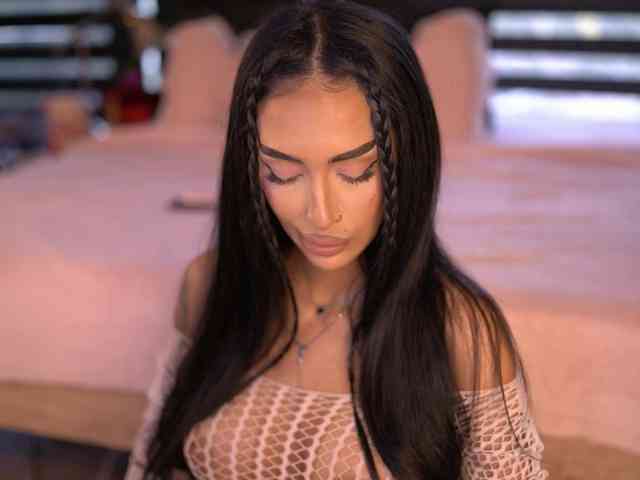 KimNaty webcam