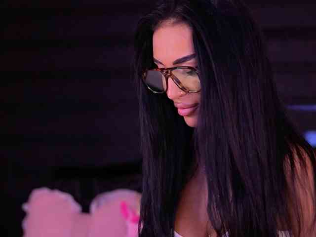 KimNaty webcam