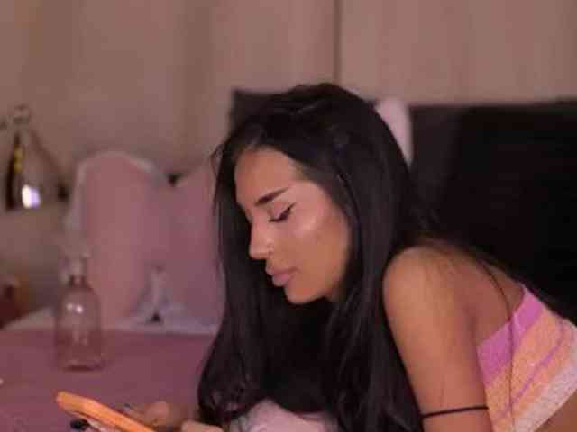 KimNaty webcam
