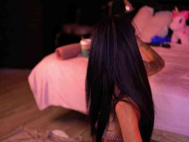 KimNaty webcam