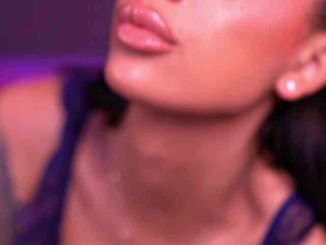 KimNaty webcam