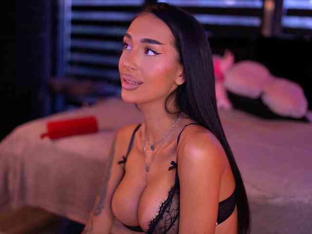 KimNaty webcam