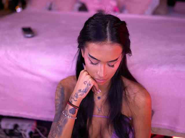 KimNaty webcam