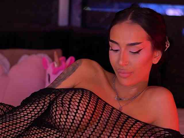 KimNaty webcam