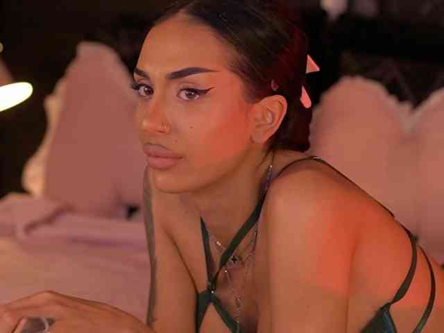 KimNaty webcam