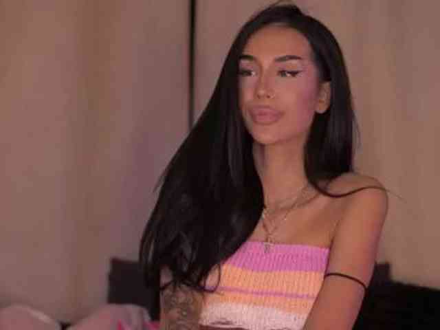 KimNaty webcam