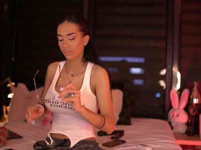 KimNaty webcam