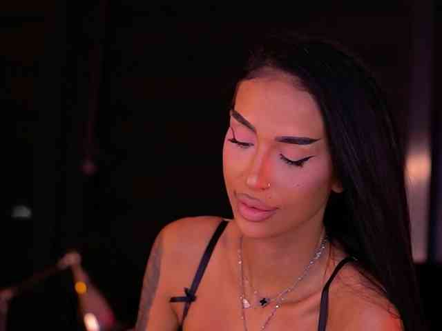 KimNaty webcam