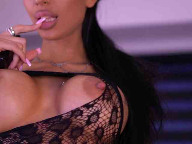 KimNaty webcam