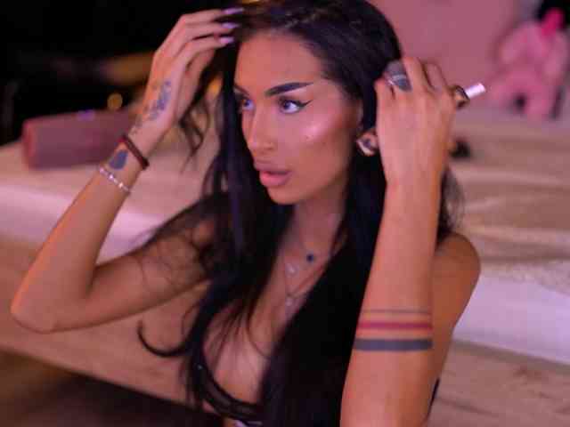 KimNaty webcam