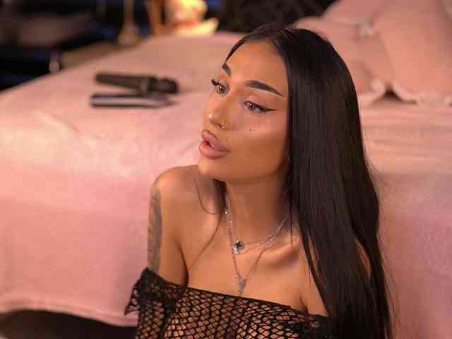KimNaty webcam