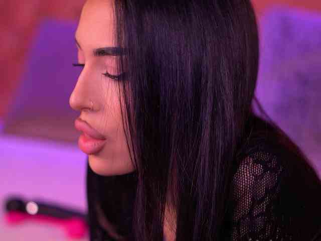 KimNaty webcam